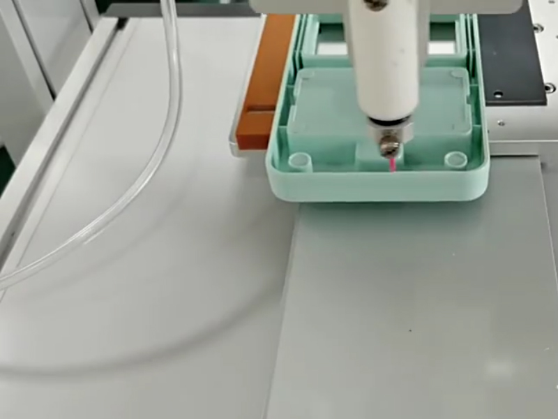 桌面式三軸全自動點膠機視頻